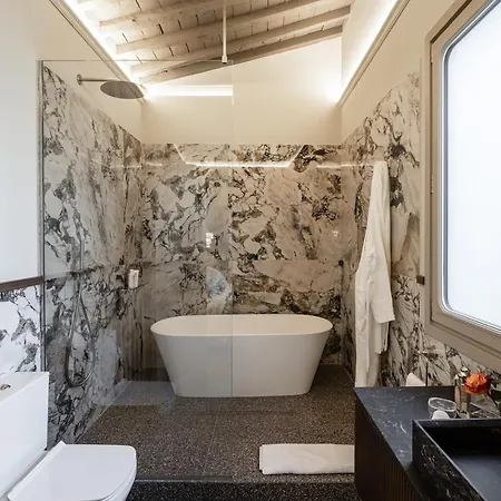 Time Tomorrow In Aparthotel