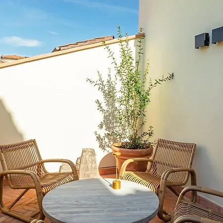 Time Tomorrow In Aparthotel