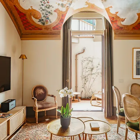 Time Tomorrow In Aparthotel Florencie